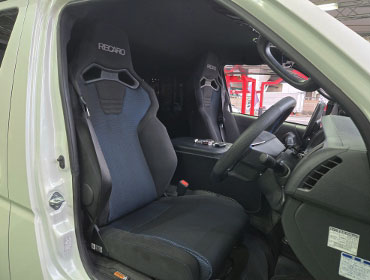 TOYOTA�@�n�C�G�[�X7�^�@�Ɂ@RECARO�i���J���j�@SR-C�@BK100�@A/R�@BK/�u���[�@�~���E�@����