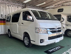 TOYOTA�@�n�C�G�[�X�@3BF-TRH216K�i2025�N�j�@�Ɂ@RECARO�i���J���j�@SR-C�@UT100H A/R BK�@�V�[�g�q�[�^�[�t���@�A�[�����X�g�t���@�~���E�@����