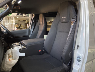 TOYOTA�@�n�C�G�[�X�@GDH201V�i2024�N�j�@�Ɂ@RECARO�i���J���j�@LX-F�@TR�@NN�@�~���E�@����