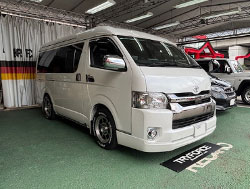 TOYOTA�@�n�C�G�[�X�S�^�@QDF-GDH201K�i2019�N�j�@�Ɂ@RECARO�i���J���j�@SR-C�@BK100�@A/R�@BK/RED�@�A�[�����X�g�t���@�~���E�@����