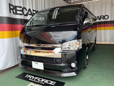 TOYOTA�@�n�C�G�[�X�@TRH214W�@�Ɂ@RECARO�i���J���j�@SR-C�@BK�@BK/BK�@����