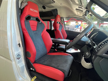 TOYOTA�@�n�C�G�[�X�@QDF-GDH226K�i2021�N�j�@�Ɂ@RECARO�i���J���j�@SR-C�@UT100�@A/R�@RED�@�~���E�@����