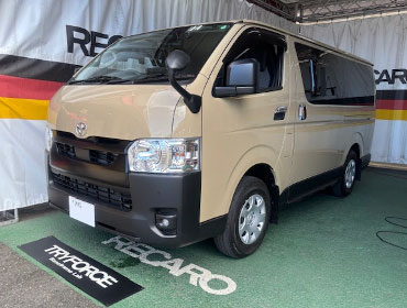 TOYOTA�@�n�C�G�[�X�@GDH206V�i2025�N�j�@�Ɂ@RECARO�i���J���j�@LX-F�@WL110H�@A/R�@BK�@�V�[�g�q�[�^�[�t���@�A�[�����X�g�t���~���E�@����