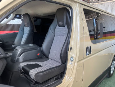 TOYOTA�@�n�C�G�[�X�@GDH206V�i2025�N�j�@�Ɂ@RECARO�i���J���j�@LX-F�@WL110H�@A/R�@BK�@�V�[�g�q�[�^�[�t���@�A�[�����X�g�t���~���E�@����
