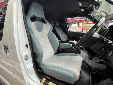 TOYOTA�@�n�C�G�[�X�@3DF-GDH206V�i2025�N�j�@�Ɂ@RECARO�i���J���j�@SR-C�@UT100�@A/R�@�T�[�W�O���C�@�A�[�����X�g�t���@����