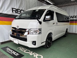 TOYOTA�@�n�C�G�[�X�@TRH224W�i2019�N�j�@�Ɂ@RECARO�i���J���j�@RSS�@UT�@BK�@����