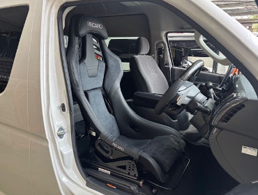 TOYOTA�@�n�C�G�[�X�@TRH224W�i2019�N�j�@�Ɂ@RECARO�i���J���j�@RSS�@UT�@BK�@����