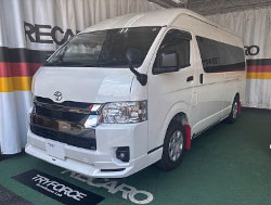 TOYOTA�@�n�C�G�[�XDX�@�t�����g2�l�|���@3DF-GDH226K�i2024�N�j�@�Ɂ@RECARO�i���J���j�@SR-C�@BK100�@A/R�@BK/SIL�@����