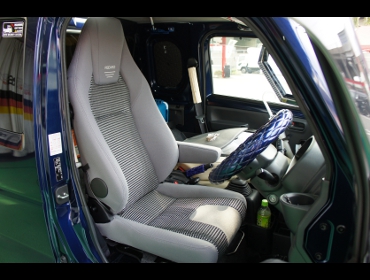 SUZUKI�@�X�[�p�[�L�����[�@DA16T�i2019�N�j�@�Ɂ@RECARO�i���J���j�@LX-F�@IN110�@�O���C�@�A�[�����X�g�t���@����