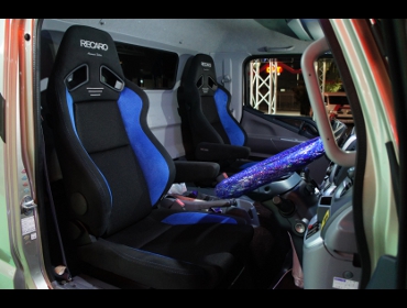 MITSUBISHI�@FUSO�@�L�����^�[���C�h�@FEB8�@�Ɂ@RECARO�i���J���j�@SR-7F�@����@�A�h�o���X�G�f�B�V�����u���[�@�V�[�g�q�[�^�[�t���@�~���E�@����