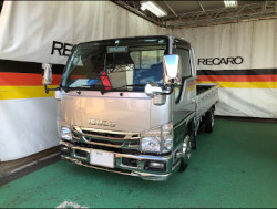 ISUZU�@�G���t�@2���@NJR88�i2019�N�j�@�Ɂ@RECARO�i���J���j�@LX-F�@IN110�@�O���C�@����