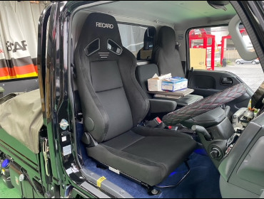ISUZU�@�G���t�@NHR88�@�Ɂ@RECARO�i���J���j�@SR-7F�@GU100�@BK�@�A�[�����X�g�t���@����