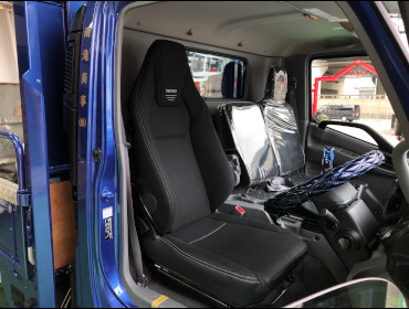 ����@�f���g���@XZU700�@�Ɂ@RECARO�i���J���j�@LX-F�@TR�@NN�@BK�@����