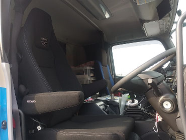 ISUZU�@�M�K�@CYE60CM�i2023�N�j�@�Ɂ@RECARO�i���J���j�@LX-F�@TR�@NN�@BK�@����