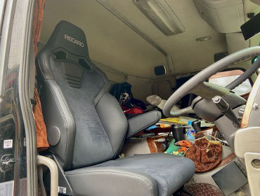 NISSAN�@�N�I���@PKG-CD4ZA�i2009�N�j�@�Ɂ@RECARO�i���J���j�@SR-C�@UT100�@A/R�@BK�@����