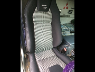 RECARO�i���J���V�[�g�j�@�O�H�ӂ����@�U�E�O���[�g�@�g���[���[�@�Ƀ��J���@LX-F IM 110�@BK�@����