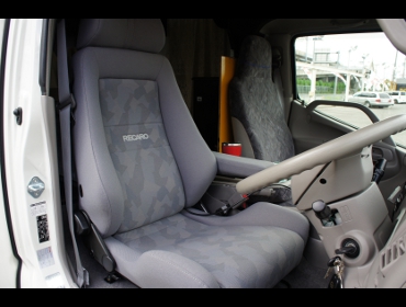 RECARO�i���J���V�[�g�j�@TOYOTA�@�J�����[�h�Ƀ��J���@�G���S���hD�@�O���C�@�A�[�����X�g�t���@����