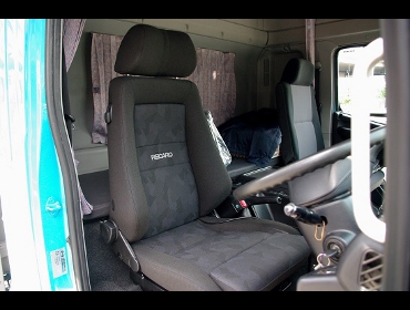RECARO�i���J���V�[�g�j�@����@�����W���[�v���Ƀ��J���@�G���S���hMV�@BK�@�A�[�����X�g�t���@����