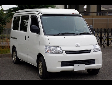 TOYOTA�@�^�E���G�[�X�@�L�����s���O��RECARO�i���J���j�V�[�g����