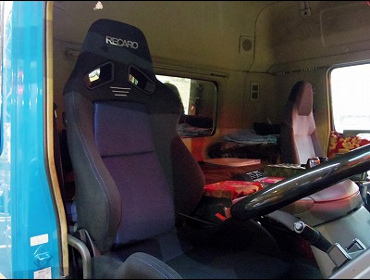 RECARO�i���J���V�[�g�j�@�O�H�ӂ����@�X�[�p�[�O���[�g�Ƀ��J���@SR-7 GK100�@BK/BL�@����