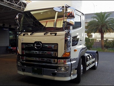 HINO�@�v���t�B�A��RECARO�i���J���j�V�[�g����