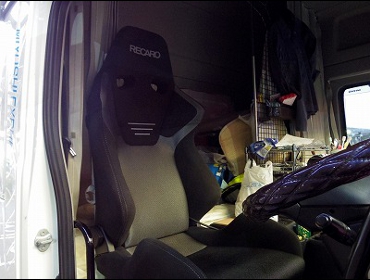 RECARO�i���J���V�[�g�j�@HINO�@�v���t�B�A�Ƀ��J���@SR-6 GK100S BK/SIL�@����