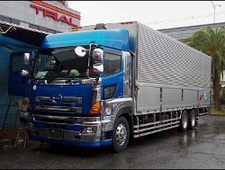 RECARO�i���J���V�[�g�j�@HINO�@�v���t�B�A�Ƀ��J���@SR-7�@Lassic RED/RED�@����