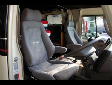 RECARO�i���J���V�[�g�j�@TOYOTA�@�R�[�X�^�[�@�L�����s���O�J�[�@B46V�@�Ɂ@���J���@�G���S���hMV�@�O���C�@�V�[�g�q�[�^�[�t���@�A�[�����X�g�t���@�~2�r�@����