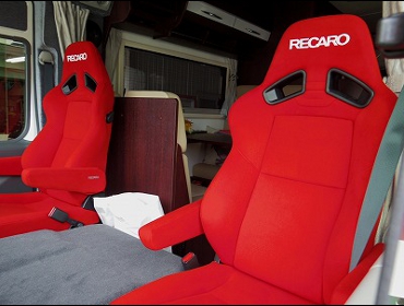 RECARO�i���J���V�[�g�j�@TOYOTA�@�R�[�X�^�[�i����ȃh�A�Ȃ��ԁj�@B60�@�Ɂ@RECARO�i���J���j�@SR-7F�@KK100�@RED�@�A�[�����X�g�i�L���v�e���j�@�~2�r�@����