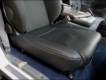 RECARO�i���J���V�[�g�j�@ISUZU�@�G���t�i2018�N10���j�@�Ɂ@RECARO�i���J���j�@LX-F�@TR�@NN�@BK�@�A�[�����X�g�t���@����