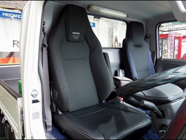 RECARO�i���J���V�[�g�j�@ISUZU�@�G���t�i2018�N10���j�@�Ɂ@RECARO�i���J���j�@LX-F�@TR�@NN�@BK�@�A�[�����X�g�t���@����