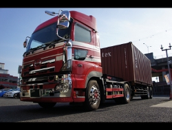 HINO�@�g���[���[�@�v���t�B�A�i2016�N�j�@�Ɂ@RECARO�i���J���j�@SR-7F�@GK100�@BK/RED�@�A�[�����X�g�t���@����