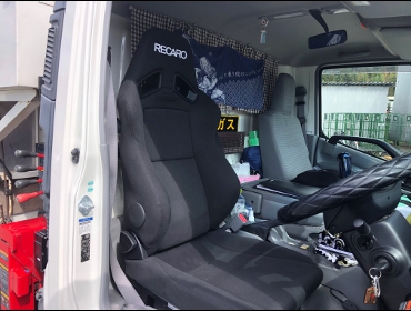 HINO�@�f���g���@Wide Cab�@U700�@�Ɂ@RECARO�i���J���j�@SR-7F�@KK100�@BK�@A/R�@����