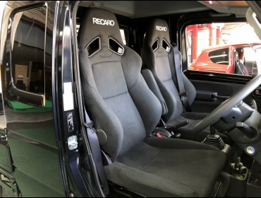 SUZUKI�@�X�[�p�[�L�����[�@DA16T�i2019�N�j�@�Ɂ@RECARO�i���J���j�@SR-7F�@KK100�@BK�@�A�[�����X�g�t���@�~���E�@����