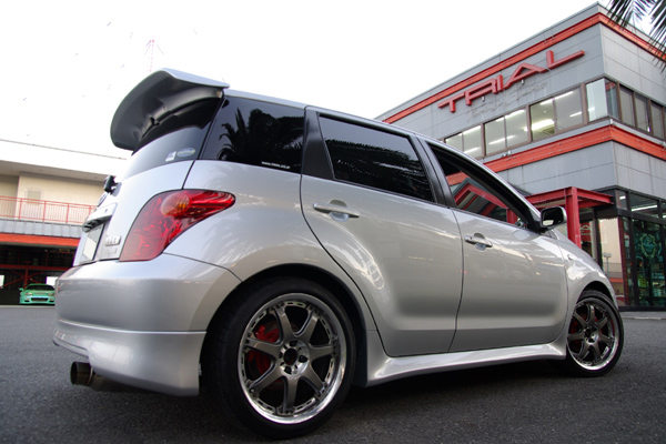 TOYOTA�@ist�@�C�X�g